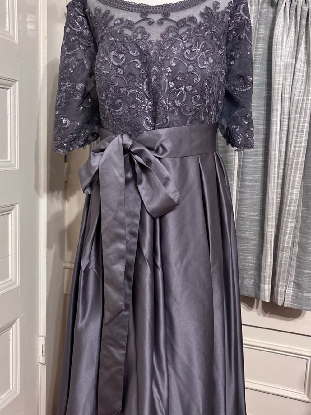 JJs House Silver Metallic Lavender Lace & Satin Midi Dress - Picture 4 of 12
